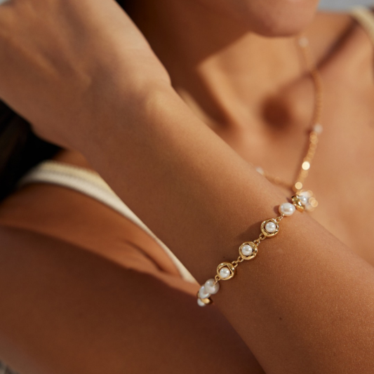 Ethereal Glow Pearl Bracelet