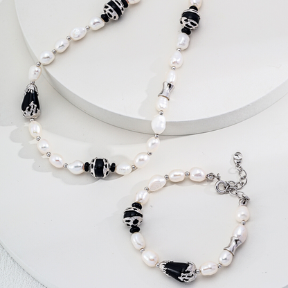 Midnight Onyx Pearl Necklace