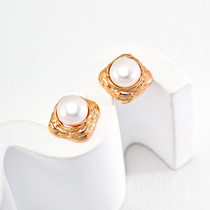 Ocean Pearl Teardrop Studs