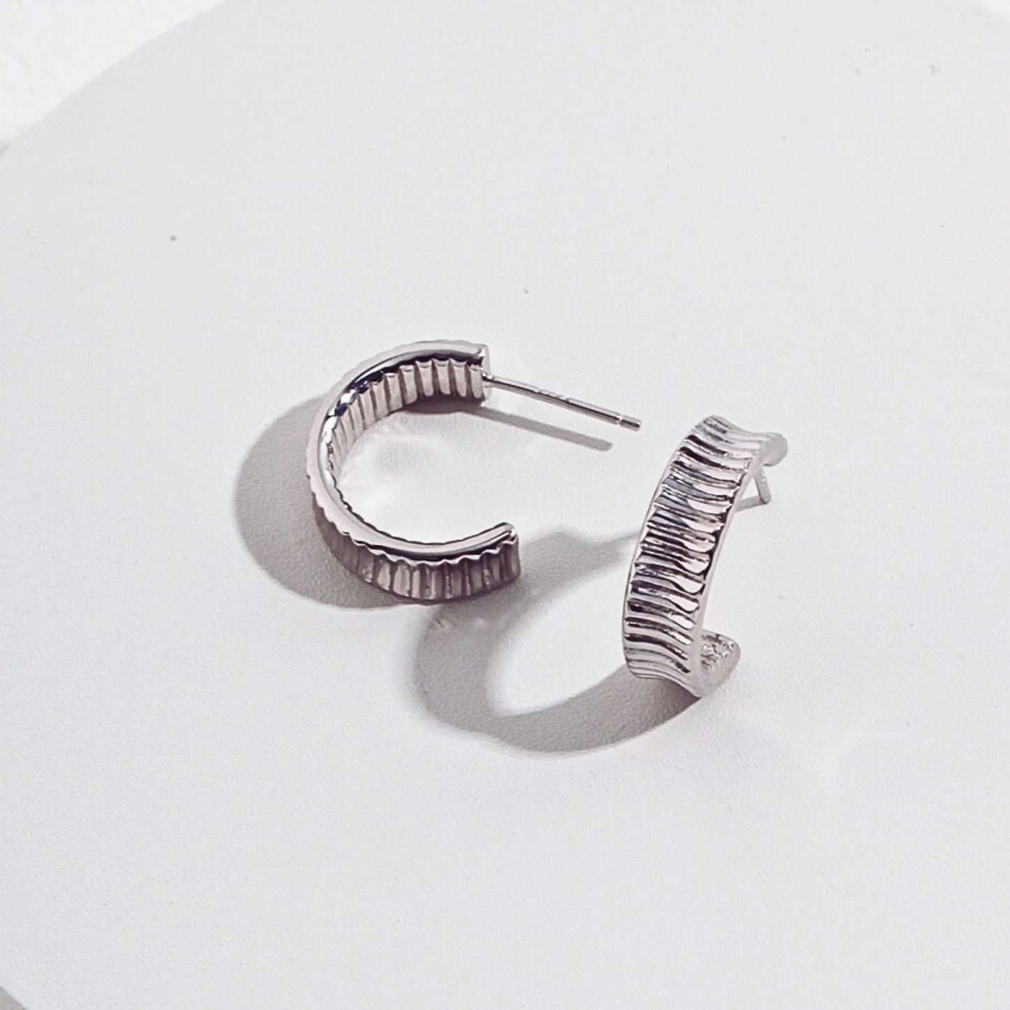 Textured Narrow Hoops