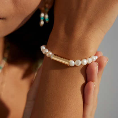 Minimalist Pearl Bar Bracelet